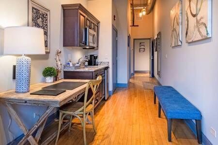 Hip Urban Loft - Small Town Charm - 124 Lofts #1 West Dundee Exteriér fotografie