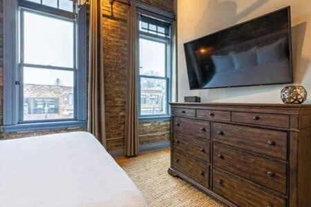 Hip Urban Loft - Small Town Charm - 124 Lofts #1 West Dundee Exteriér fotografie