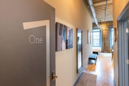 Hip Urban Loft - Small Town Charm - 124 Lofts #1 West Dundee Exteriér fotografie