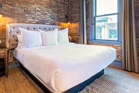 Hip Urban Loft - Small Town Charm - 124 Lofts #1 West Dundee Exteriér fotografie