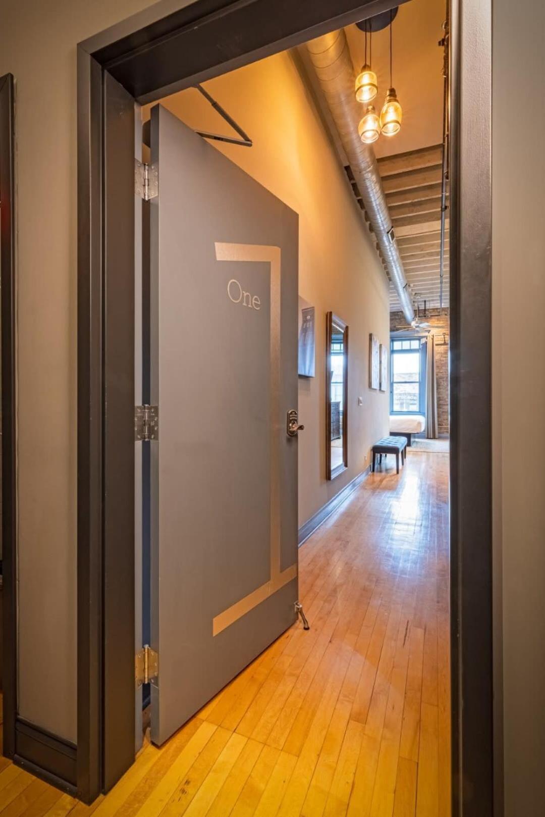 Hip Urban Loft - Small Town Charm - 124 Lofts #1 West Dundee Exteriér fotografie